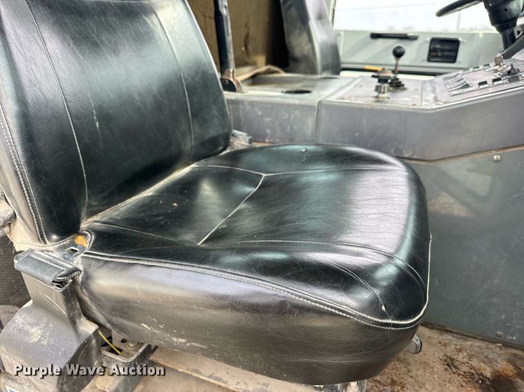 image for item DV1874 2000 Elgin Pelican Series P street sweeper