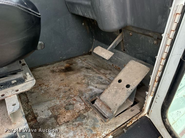 image for item DV1874 2000 Elgin Pelican Series P street sweeper