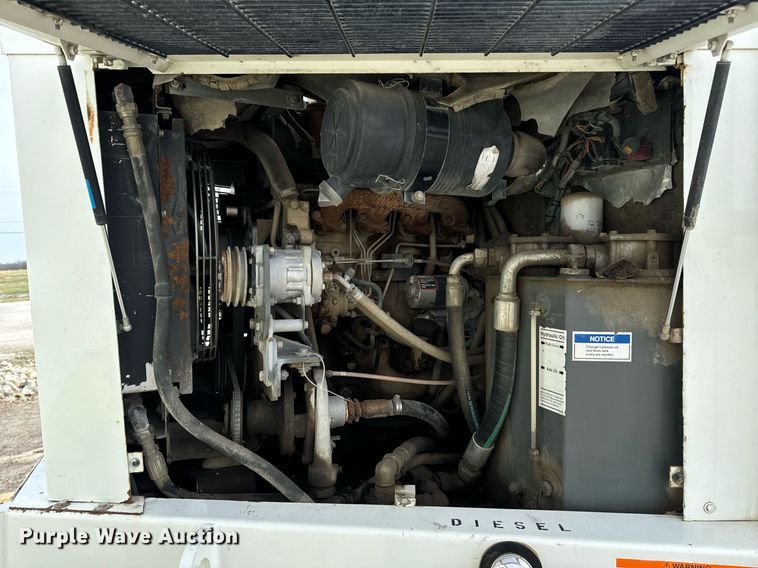 image for item DV1874 2000 Elgin Pelican Series P street sweeper