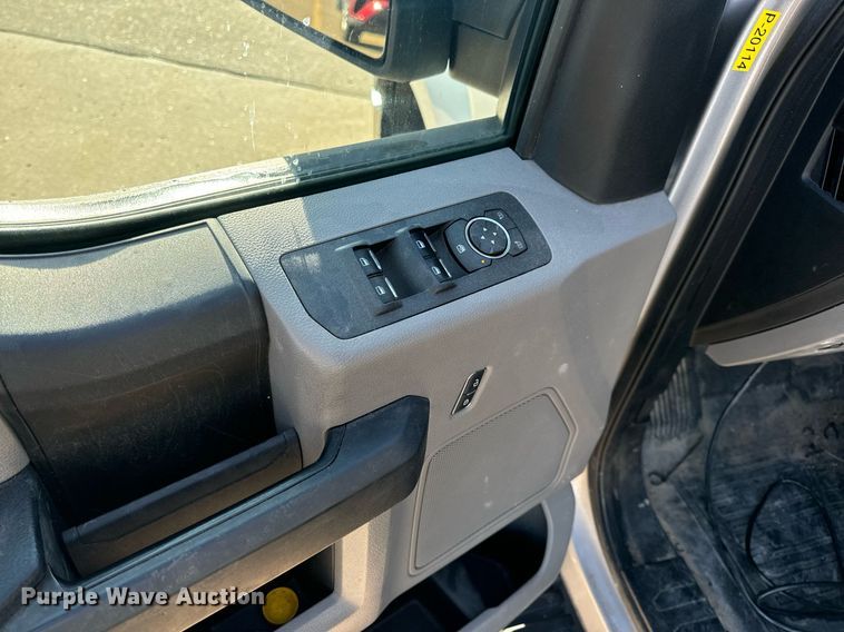 image for item DV1891 2020 Ford F150 Crew Cab pickup truck