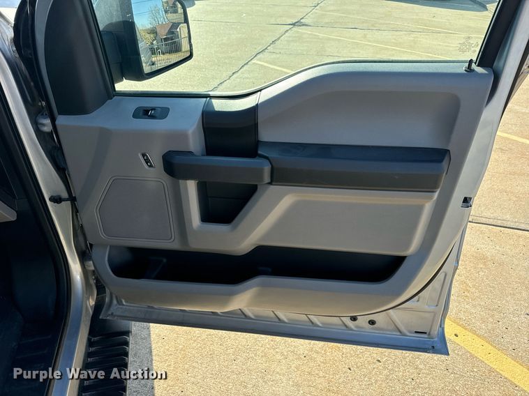 image for item DV1891 2020 Ford F150 Crew Cab pickup truck