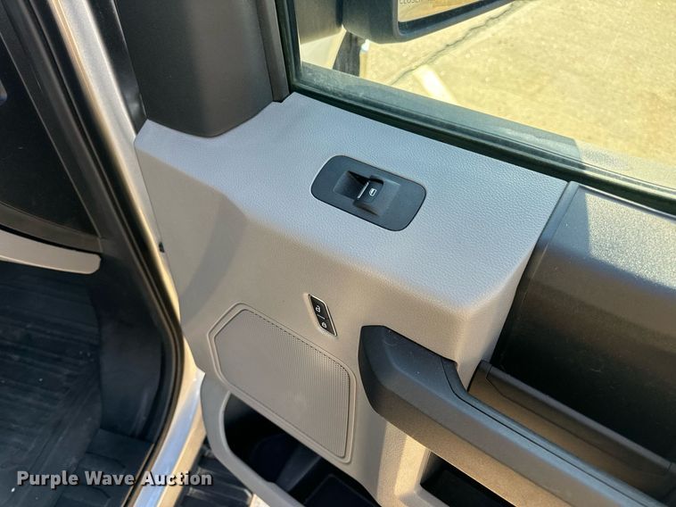 image for item DV1891 2020 Ford F150 Crew Cab pickup truck