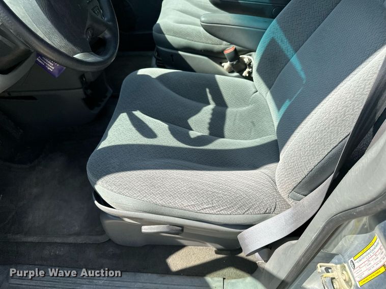 image for item DV2863 2005 Dodge Grand Caravan van