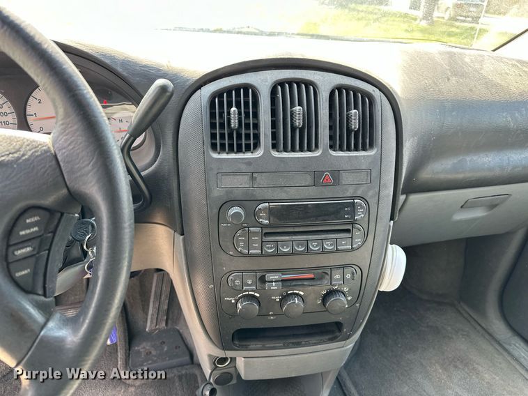 image for item DV2863 2005 Dodge Grand Caravan van