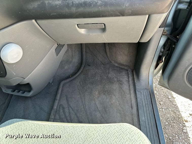 image for item DV2863 2005 Dodge Grand Caravan van