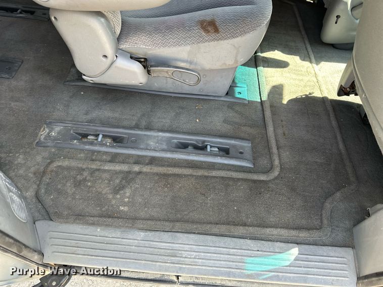 image for item DV2863 2005 Dodge Grand Caravan van