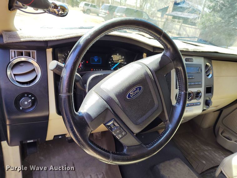 image for item DV6725 2015 Ford Expedition SUV