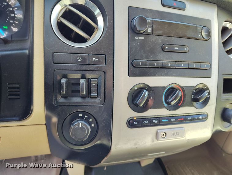 image for item DV6725 2015 Ford Expedition SUV