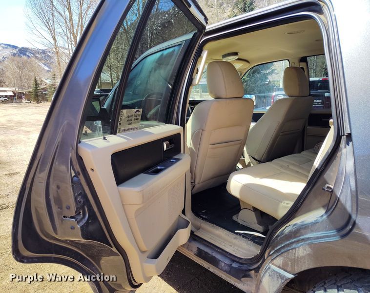 image for item DV6725 2015 Ford Expedition SUV