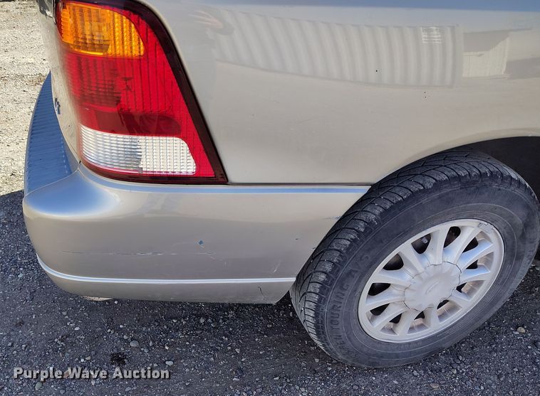 image for item DV6726 2002 Ford Windstar LX van