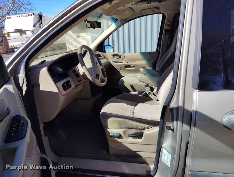 image for item DV6726 2002 Ford Windstar LX van