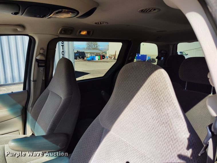 image for item DV6726 2002 Ford Windstar LX van