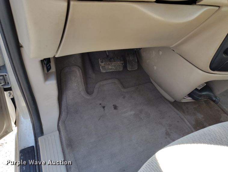 image for item DV6726 2002 Ford Windstar LX van