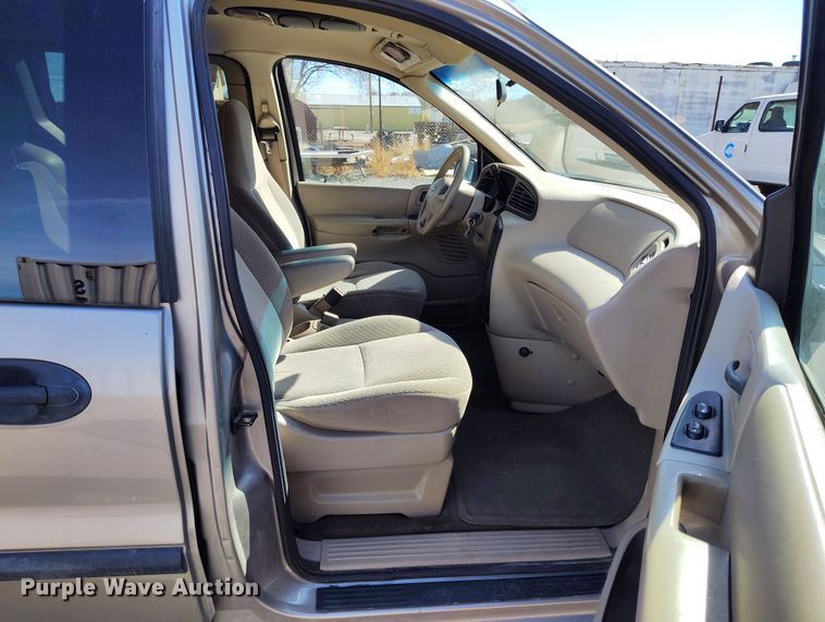 image for item DV6726 2002 Ford Windstar LX van