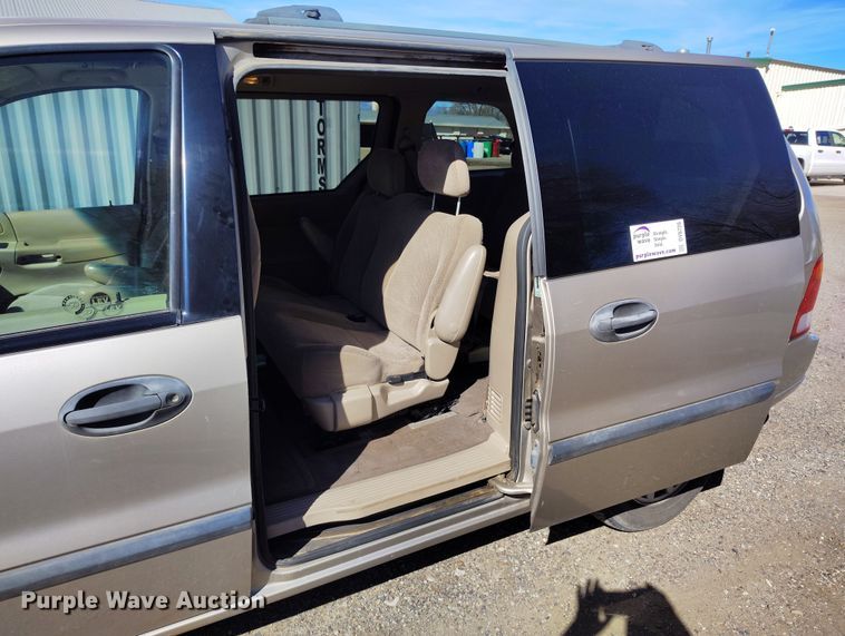 image for item DV6726 2002 Ford Windstar LX van