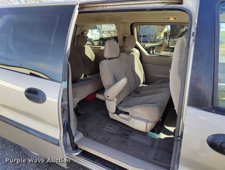image for item DV6726 2002 Ford Windstar LX van