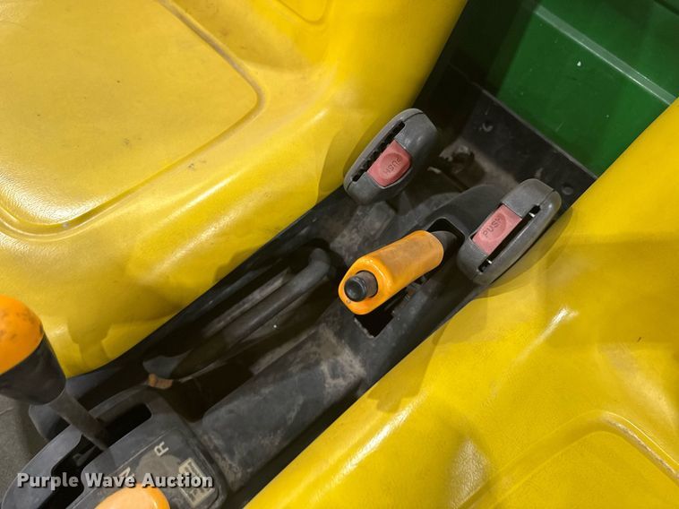 image for item DW1861 2008 John Deere Gator utility vehicle