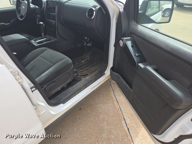 image for item DW1867 2009 Ford Explorer SUV