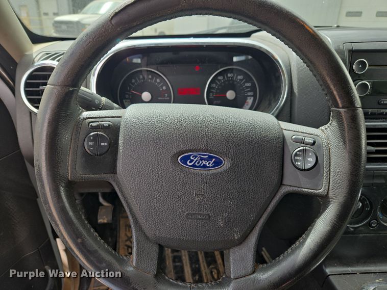 image for item DW1868 2009 Ford Explorer XLT SUV