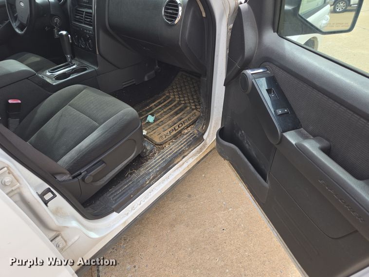 image for item DW1868 2009 Ford Explorer XLT SUV