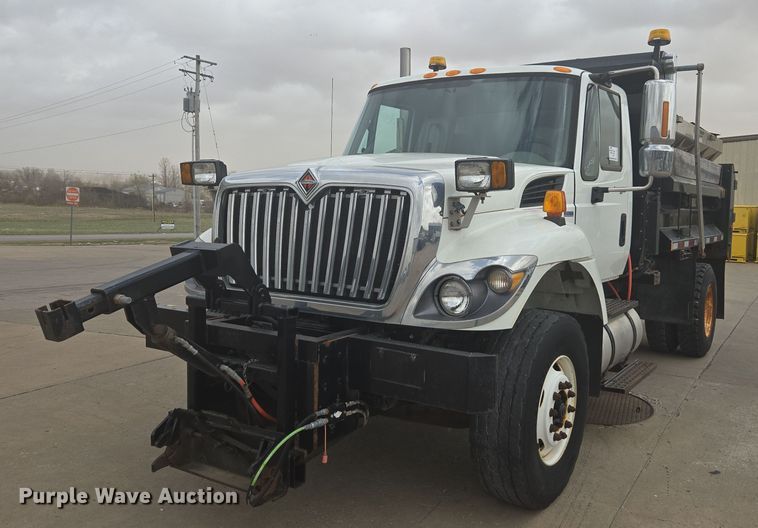 image for item DW1869 2010 International 7400 dump truck