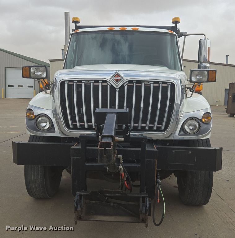 image for item DW1869 2010 International 7400 dump truck