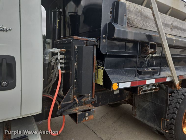 image for item DW1869 2010 International 7400 dump truck