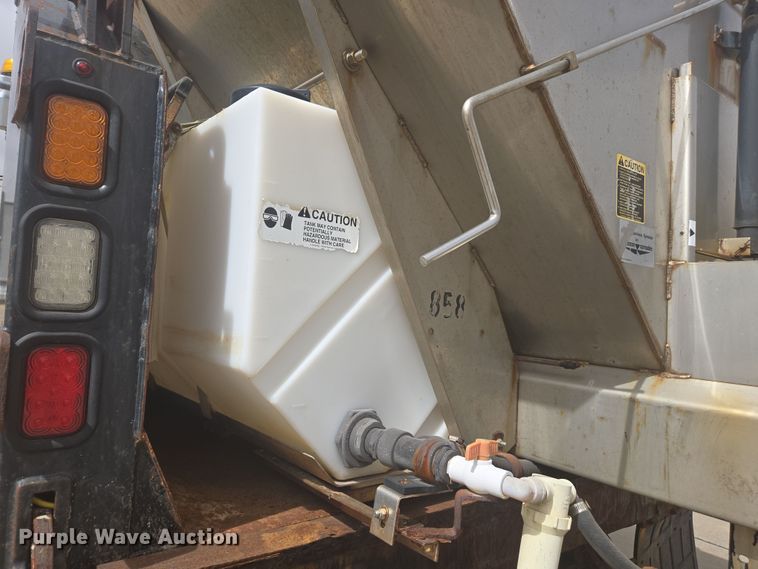 image for item DW1869 2010 International 7400 dump truck