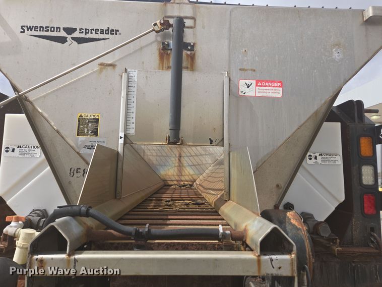 image for item DW1869 2010 International 7400 dump truck