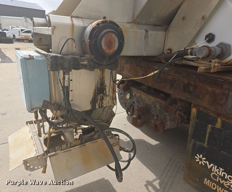 image for item DW1869 2010 International 7400 dump truck