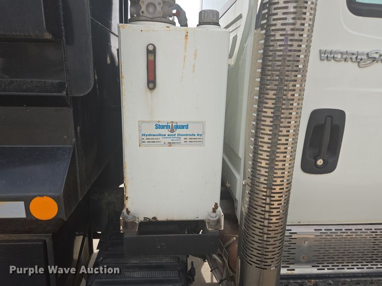 image for item DW1869 2010 International 7400 dump truck