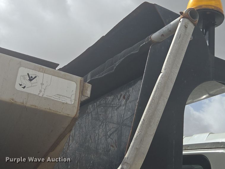 image for item DW1869 2010 International 7400 dump truck