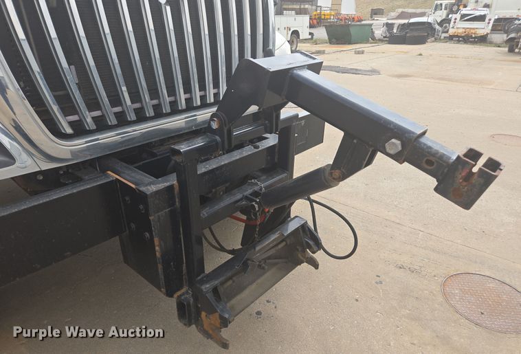 image for item DW1869 2010 International 7400 dump truck