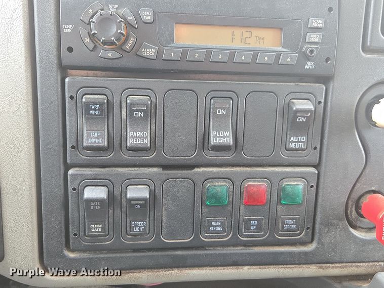 image for item DW1869 2010 International 7400 dump truck