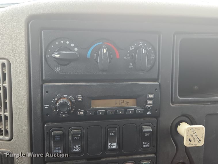 image for item DW1869 2010 International 7400 dump truck