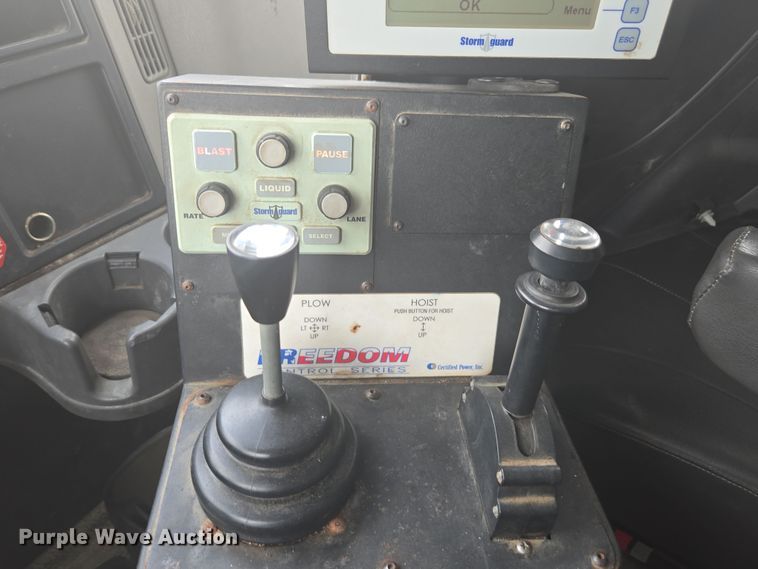 image for item DW1869 2010 International 7400 dump truck