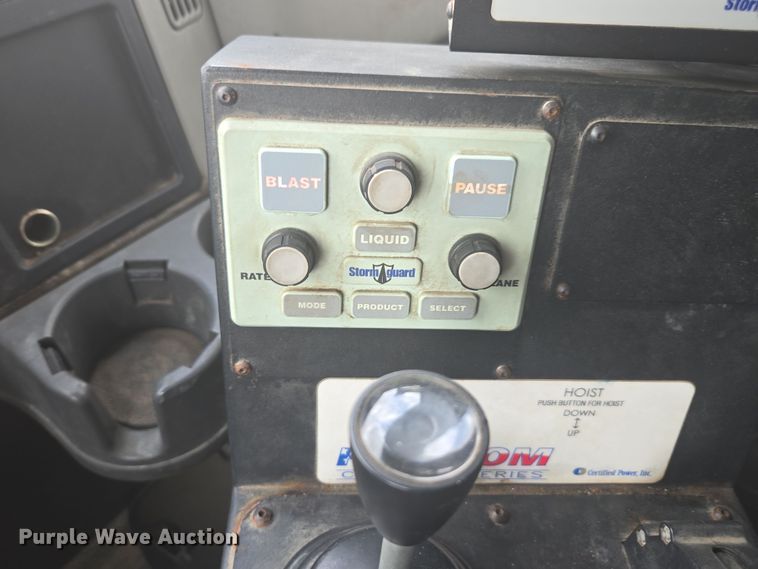 image for item DW1869 2010 International 7400 dump truck