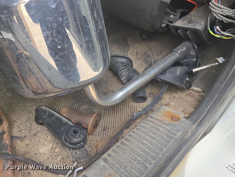 image for item DW1869 2010 International 7400 dump truck