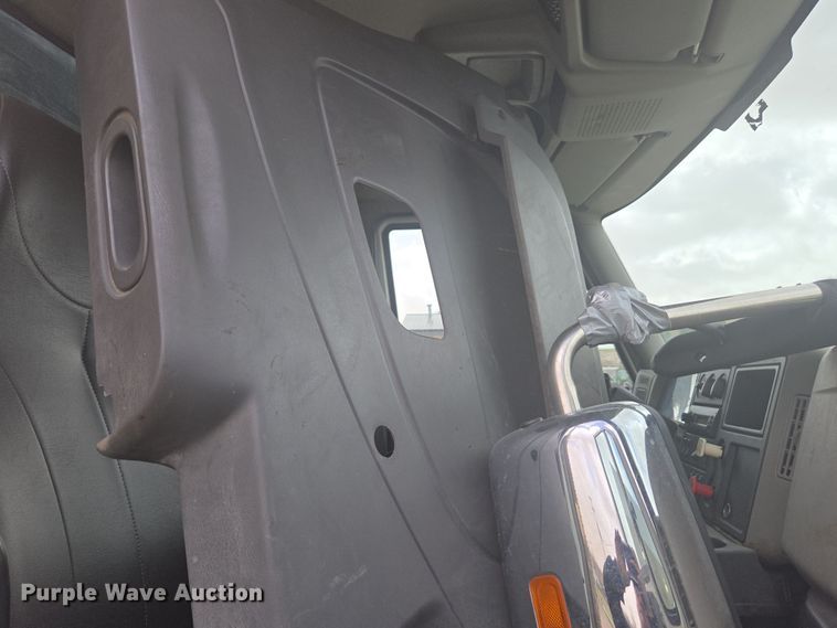 image for item DW1869 2010 International 7400 dump truck