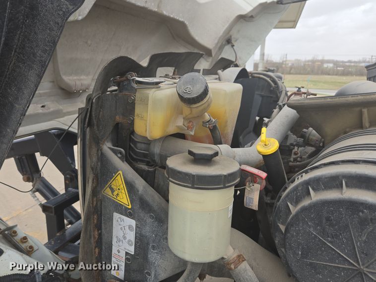 image for item DW1869 2010 International 7400 dump truck