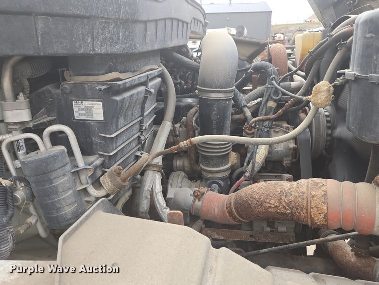 image for item DW1869 2010 International 7400 dump truck