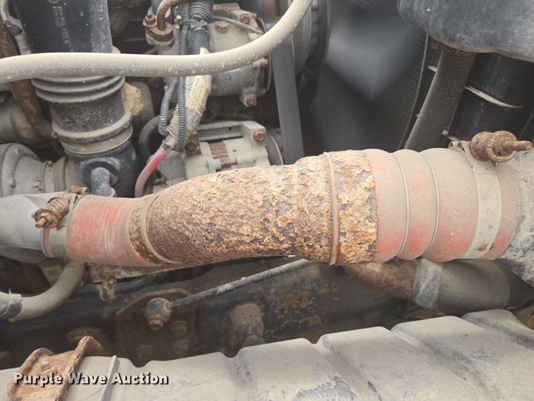 image for item DW1869 2010 International 7400 dump truck