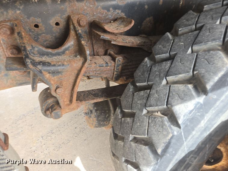 image for item DW1869 2010 International 7400 dump truck