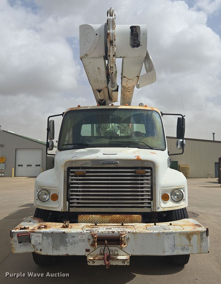 image for item DW1870 2007 Freightliner M2 106 bucket truck
