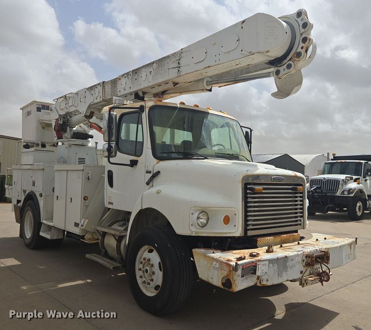 image for item DW1870 2007 Freightliner M2 106 bucket truck