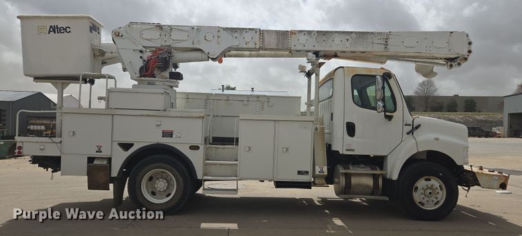 image for item DW1870 2007 Freightliner M2 106 bucket truck