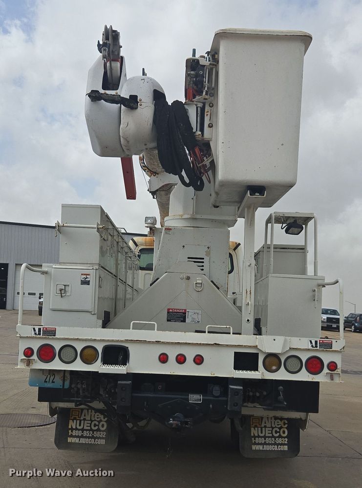 image for item DW1870 2007 Freightliner M2 106 bucket truck