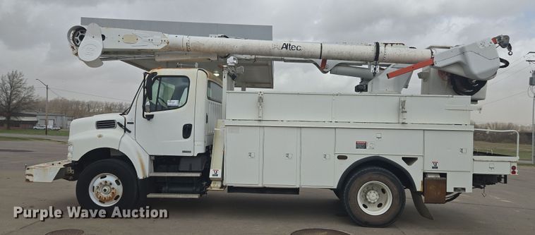 image for item DW1870 2007 Freightliner M2 106 bucket truck