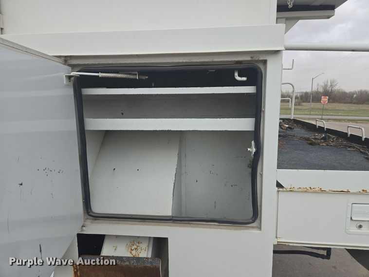 image for item DW1870 2007 Freightliner M2 106 bucket truck