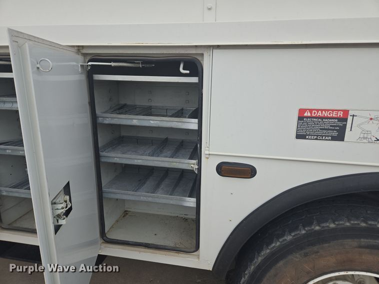 image for item DW1870 2007 Freightliner M2 106 bucket truck